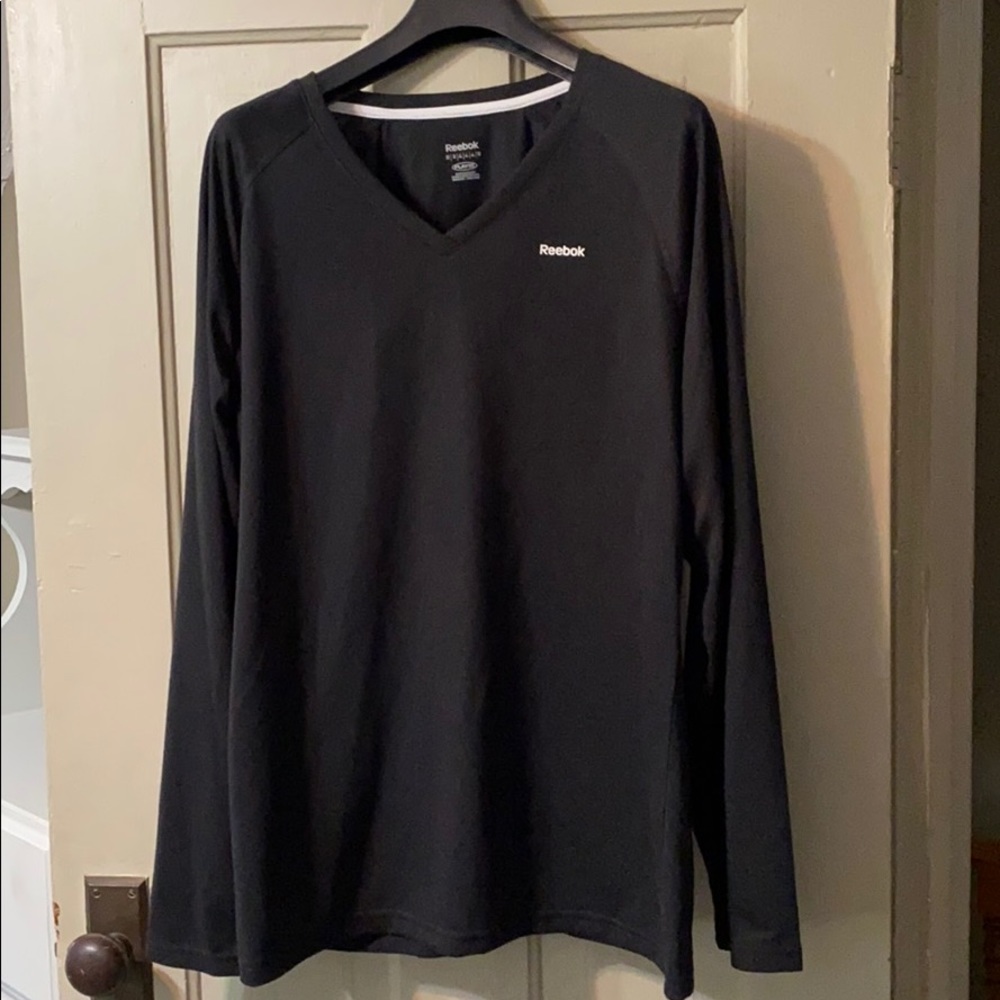 Long sleeve Reebok v- neck t - shirt XL fits like a Large